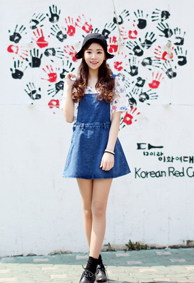 เอี๊ยมกระโปรง เอี๊ยมกระโปรง