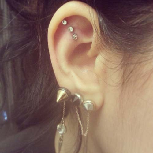 ใส่ต่างหูหลายรู ใส่ต่างหูหลายรู