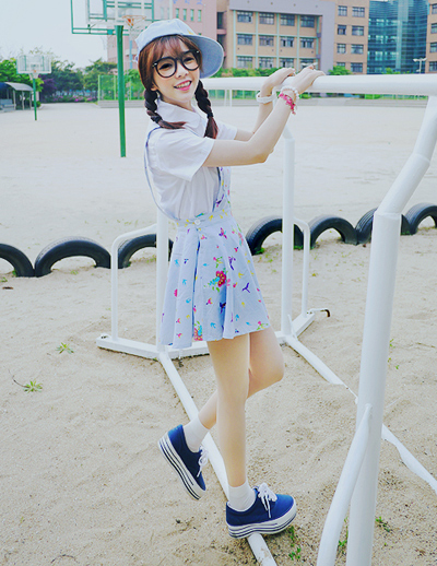 เอี๊ยมกระโปรง เอี๊ยมกระโปรง