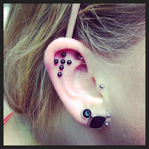 ใส่ต่างหูหลายรู ใส่ต่างหูหลายรู