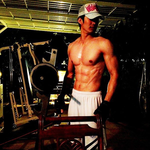 นายแบบชุดว่ายน้ำ นายแบบชุดว่ายน้ำ