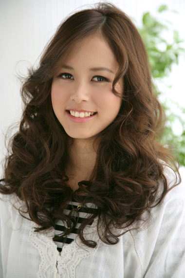 ทรงผมดัดลอนปลาย ทรงผมดัดลอนปลาย