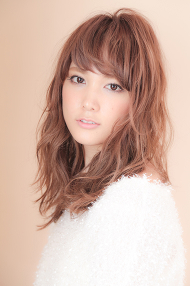 ทรงผมยาวสำหรับคนตัวเตี้ย ทรงผมยาวสำหรับคนตัวเตี้ย