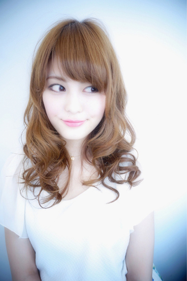 ทรงผมดัดลอนปลาย ทรงผมดัดลอนปลาย