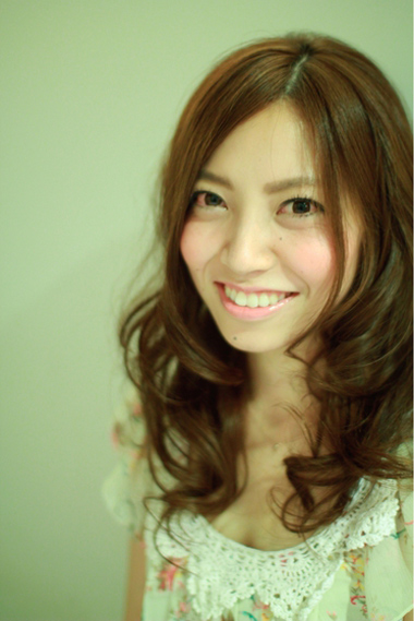 ทรงผมดัดลอนปลาย ทรงผมดัดลอนปลาย