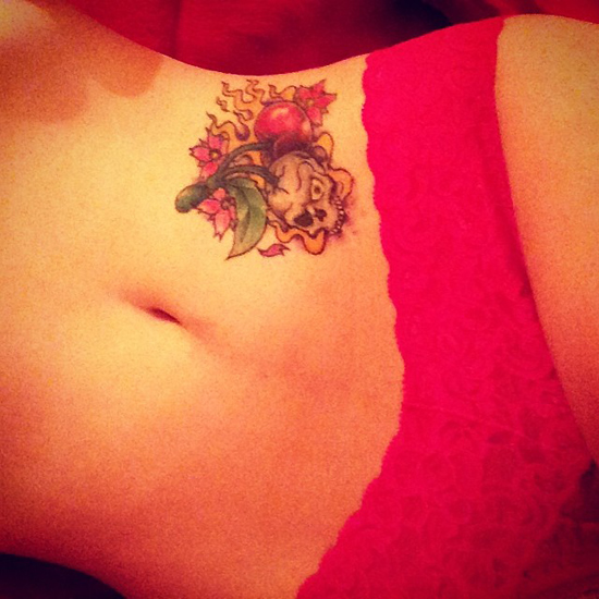 รอยสักหน้าท้องผู้หญิง รอยสักหน้าท้องผู้หญิง