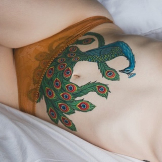 รอยสักหน้าท้องผู้หญิง รอยสักหน้าท้องผู้หญิง