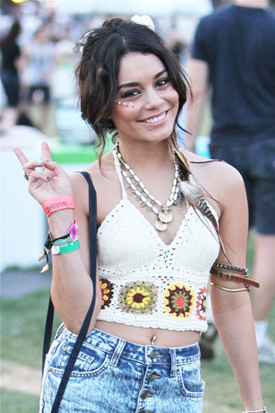 ลายดอกไม้บนใบหน้า ลายดอกไม้บนใบหน้า