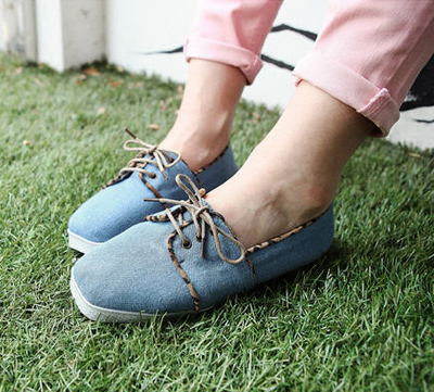 รองเท้าผ้าใบผู้หญิง