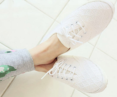 รองเท้าผ้าใบผู้หญิง