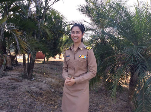 ผู้ใหญ่บ้านสวย ผู้ใหญ่บ้านสวย