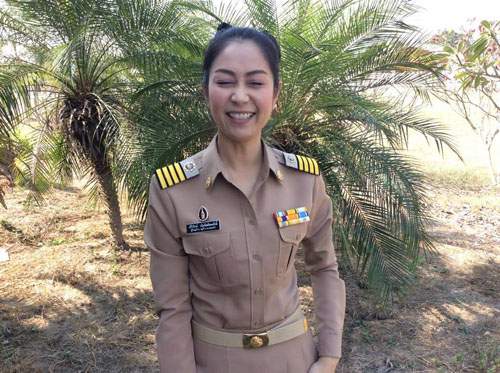 ผู้ใหญ่บ้านสวย ผู้ใหญ่บ้านสวย