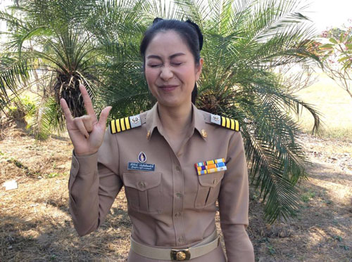 ผู้ใหญ่บ้านสวย ผู้ใหญ่บ้านสวย