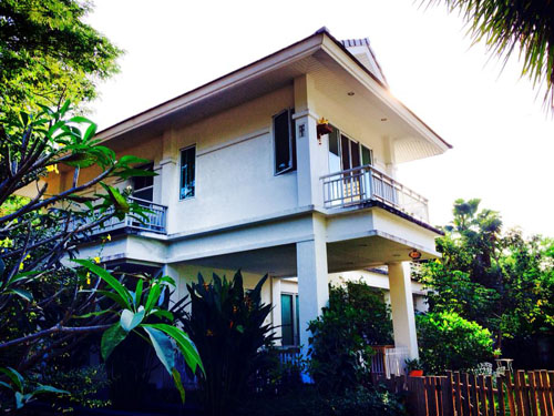 อ่ำ อัมรินทร์ โพสต์ประกาศขายบ้าน-รถ อ่ำ อัมรินทร์ โพสต์ประกาศขายบ้าน-รถ