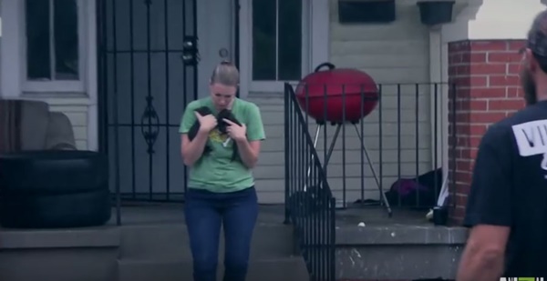 คลิปสุดซึ้ง แม่หมาใกล้ตายได้กลับมาเจอหน้าลูกอีกครั้ง คลิปสุดซึ้ง แม่หมาใกล้ตายได้กลับมาเจอหน้าลูกอีกครั้ง