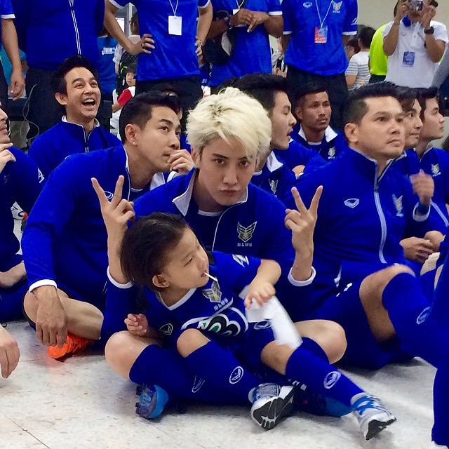 ไมค์ พิรัชต์ หอบหืดกำเริบกลางงานช่อง 3 หามส่งโรงพยาบาล ล่าสุดปลอดภัยแล้ว ไมค์ พิรัชต์ หอบหืดกำเริบกลางงานช่อง 3 หามส่งโรงพยาบาล ล่าสุดปลอดภัยแล้ว