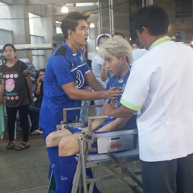 ไมค์ พิรัชต์ หอบหืดกำเริบกลางงานช่อง 3 หามส่งโรงพยาบาล ล่าสุดปลอดภัยแล้ว ไมค์ พิรัชต์ หอบหืดกำเริบกลางงานช่อง 3 หามส่งโรงพยาบาล ล่าสุดปลอดภัยแล้ว