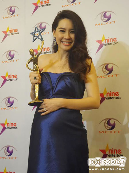 นุ้ย สุจิรา ท้องลูกคนแรก 5 เดือน แพ้ท้องชอบกินทุเรียนมาก นุ้ย สุจิรา ท้องลูกคนแรก 5 เดือน แพ้ท้องชอบกินทุเรียนมาก