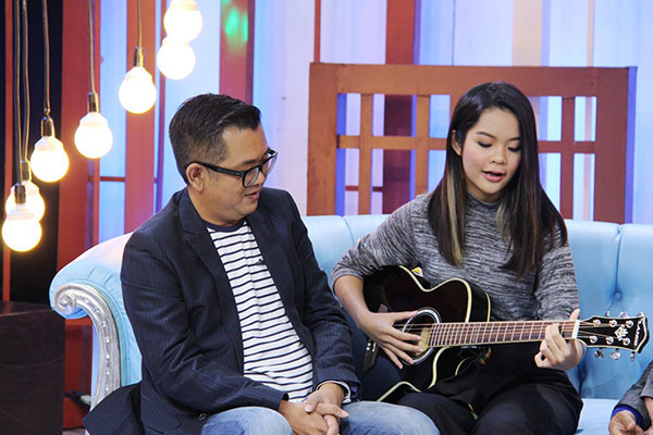 ป๋าเต็ด ยุทธนา กับกำลังใจที่ได้รับจากลูกสาว ผ่านเสื้อยืดเติมพลัง ป๋าเต็ด ยุทธนา กับกำลังใจที่ได้รับจากลูกสาว ผ่านเสื้อยืดเติมพลัง