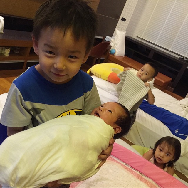 พลอย ชิดจันทร์ คลอดลูกคนที่ 4 ไม่ถึงเดือน หุ่นกลับมาผอมแล้ว พลอย ชิดจันทร์ คลอดลูกคนที่ 4 ไม่ถึงเดือน หุ่นกลับมาผอมแล้ว