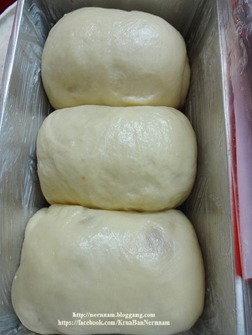 ขนมปังหมูหยองน้ำพริกเผาชีส เนื้อนุ่มรสเข้มข้น ขนมปังหมูหยองน้ำพริกเผาชีส เนื้อนุ่มรสเข้มข้น