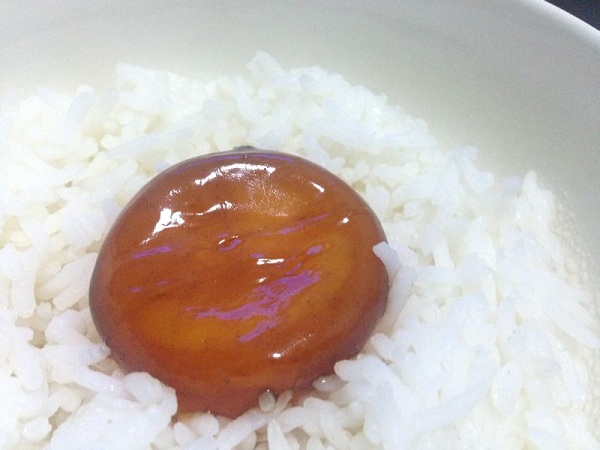 ข้าวหน้าไข่แดงดองแม็กกี้ เมนูฮิตของคนญี่ปุ่นกับวัตถุดิบแค่ 2 อย่าง ข้าวหน้าไข่แดงดองแม็กกี้ เมนูฮิตของคนญี่ปุ่นกับวัตถุดิบแค่ 2 อย่าง
