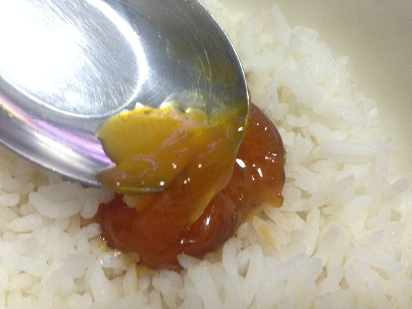 ข้าวหน้าไข่แดงดองแม็กกี้ เมนูฮิตของคนญี่ปุ่นกับวัตถุดิบแค่ 2 อย่าง ข้าวหน้าไข่แดงดองแม็กกี้ เมนูฮิตของคนญี่ปุ่นกับวัตถุดิบแค่ 2 อย่าง