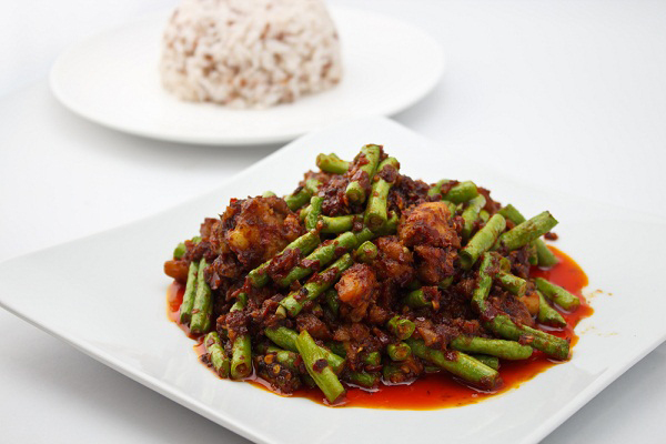 ผัดพริกแกงหมู รสเด็ดเผ็ดหวานกลมกล่อม ผัดพริกแกงหมู รสเด็ดเผ็ดหวานกลมกล่อม