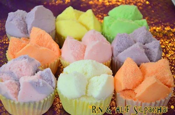 ขนมปุยฝ้าย ขนมไทยสีสันสดใส เนื้อนุ่มฟู ขนมปุยฝ้าย ขนมไทยสีสันสดใส เนื้อนุ่มฟู