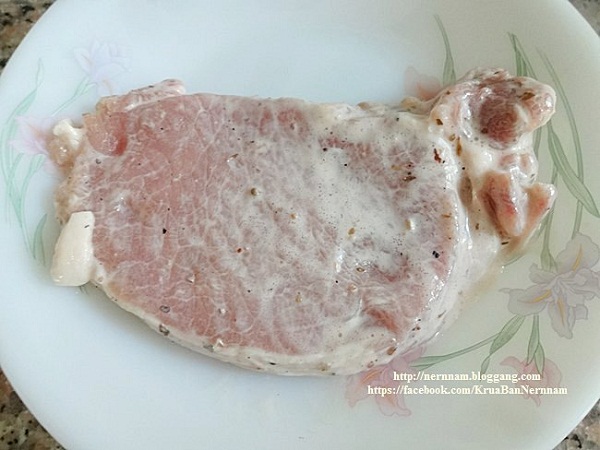 หมูทอดทงคัตสึ กรอบนอกนุ่มในสไตล์ญี่ปุ่น หมูทอดทงคัตสึ กรอบนอกนุ่มในสไตล์ญี่ปุ่น