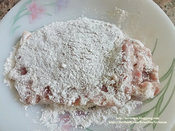 หมูทอดทงคัตสึ กรอบนอกนุ่มในสไตล์ญี่ปุ่น หมูทอดทงคัตสึ กรอบนอกนุ่มในสไตล์ญี่ปุ่น