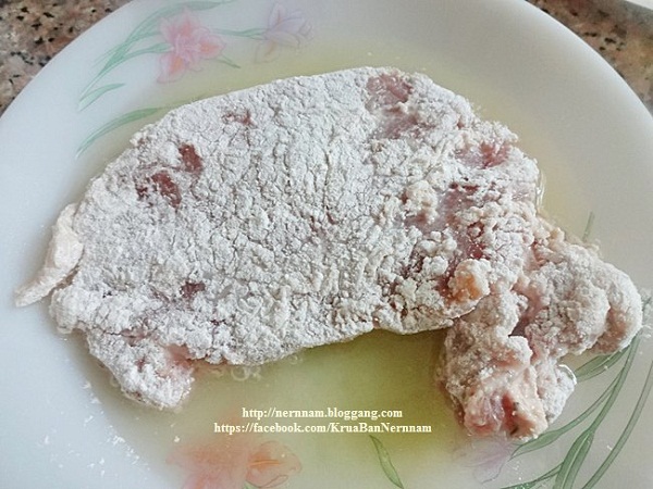 หมูทอดทงคัตสึ กรอบนอกนุ่มในสไตล์ญี่ปุ่น หมูทอดทงคัตสึ กรอบนอกนุ่มในสไตล์ญี่ปุ่น