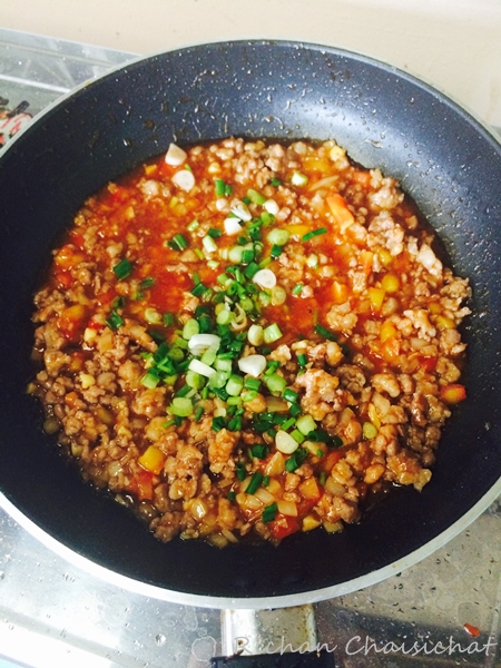 ไข่ม้วนยัดไส้เต้าหู้ไข่ทรงเครื่อง ไข่ม้วนยัดไส้เต้าหู้ไข่ทรงเครื่อง