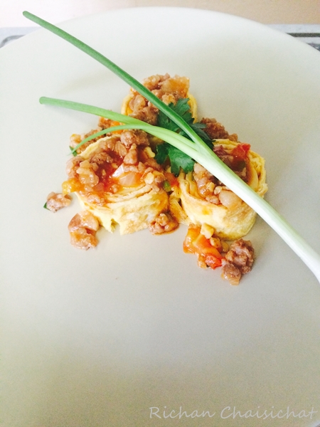 ไข่ม้วนยัดไส้เต้าหู้ไข่ทรงเครื่อง ไข่ม้วนยัดไส้เต้าหู้ไข่ทรงเครื่อง