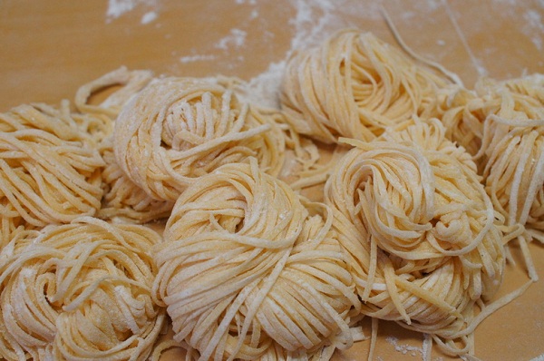 วิธีทำทำบะหมี่ไข่กินเอง วิธีทำทำบะหมี่ไข่กินเอง
