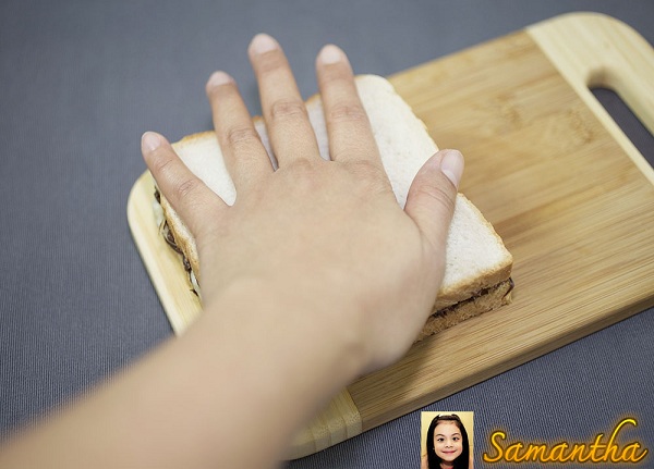 ขนมปังแซนด์วิชไส้นูเทลลากล้วยหอม อาหารเช้าหวานนุ่มชุ่มลิ้น ขนมปังแซนด์วิชไส้นูเทลลากล้วยหอม อาหารเช้าหวานนุ่มชุ่มลิ้น