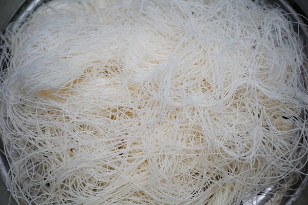 หมี่กรอบ สูตรโฮมเมด ครบเครื่องครบรส หมี่กรอบ สูตรโฮมเมด ครบเครื่องครบรส