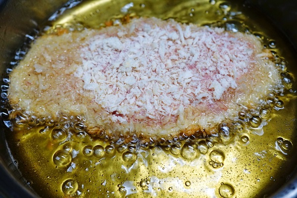 ข้าวแกงกะหรี่หมูทอดราดชีส ข้าวแกงกะหรี่หมูทอดราดชีส