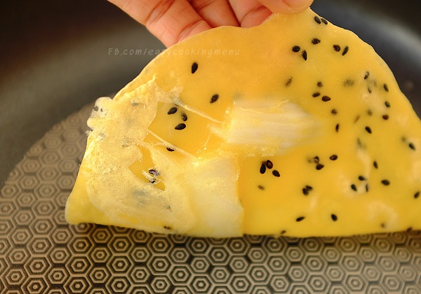 ทองม้วนสด กระทะเทฟลอน สูตรขนมไทยทำง่าย ๆ กินได้จริง ทองม้วนสด กระทะเทฟลอน สูตรขนมไทยทำง่าย ๆ กินได้จริง
