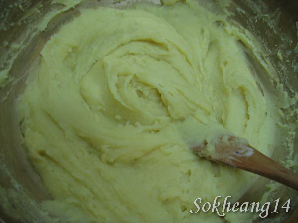 ขนมเปี๊ยะ ไส้ถั่วไข่เค็ม ขนมเปี๊ยะ ไส้ถั่วไข่เค็ม