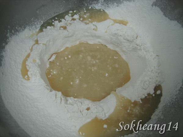 ขนมเปี๊ยะ ไส้ถั่วไข่เค็ม ขนมเปี๊ยะ ไส้ถั่วไข่เค็ม