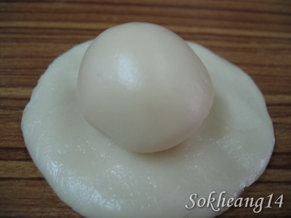 ขนมเปี๊ยะ ไส้ถั่วไข่เค็ม ขนมเปี๊ยะ ไส้ถั่วไข่เค็ม