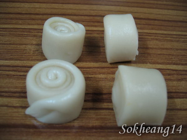 ขนมเปี๊ยะ ไส้ถั่วไข่เค็ม ขนมเปี๊ยะ ไส้ถั่วไข่เค็ม