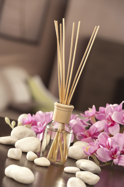 5 สูตรน้ำหอมปรับอากาศ DIY ให้บ้านหอมฟุ้ง 5 สูตรน้ำหอมปรับอากาศ DIY ให้บ้านหอมฟุ้ง