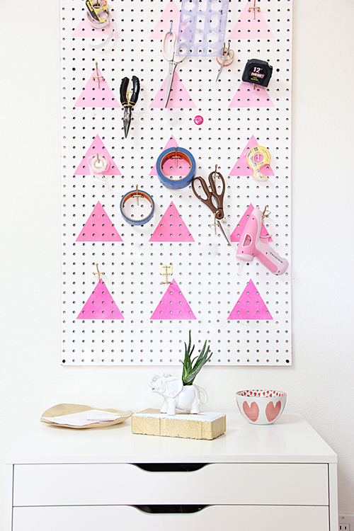 แปลงโฉมออฟฟิศ ด้วย 10 DIY ที่ทำง่ายใน 1 ชั่วโมง ! แปลงโฉมออฟฟิศ ด้วย 10 DIY ที่ทำง่ายใน 1 ชั่วโมง !