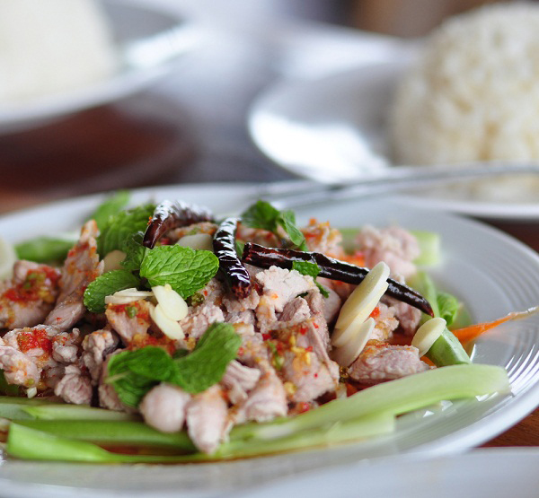 หมูมะนาว เปรี้ยวแซบ เมนูกับแกล้มยอดฮิต หมูมะนาว เปรี้ยวแซบ เมนูกับแกล้มยอดฮิต