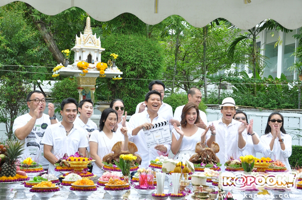 GTH บวงสรวงภาพยนตร์ Teacher\'s Diary ดึง บี้ ประกบ พลอย GTH บวงสรวงภาพยนตร์ Teacher\'s Diary ดึง บี้ ประกบ พลอย