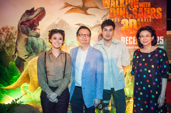 เคน - ภูภูมิ พาทะลุมิติสู่การผจญภัยในโลกล้านปีในงานเปิดตัวหนัง Walking with Dinosaurs (3D) เคน - ภูภูมิ พาทะลุมิติสู่การผจญภัยในโลกล้านปีในงานเปิดตัวหนัง Walking with Dinosaurs (3D)