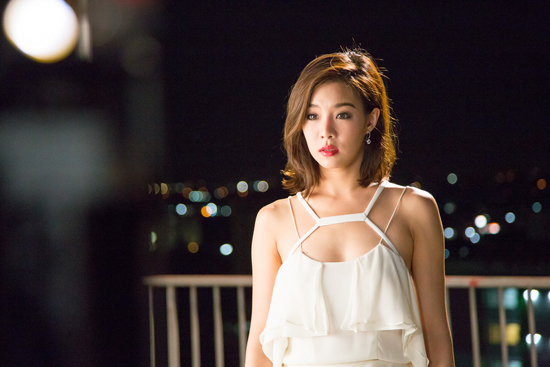 ถึงเป็นผีก็อย่าหยุดสวย ! ตุ๊กกี้เผาชุดให้คริส ย้ำสัมพันธ์เพื่อนซี้ผีกับคน ถึงเป็นผีก็อย่าหยุดสวย ! ตุ๊กกี้เผาชุดให้คริส ย้ำสัมพันธ์เพื่อนซี้ผีกับคน