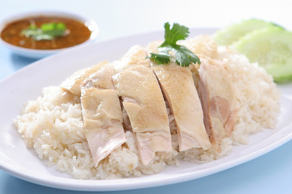 ข้าวมันไก่กับน้ำจิ้มเต้าเจี้ยวรสเด็ด จานเดียวจานด่วนอิ่มอร่อย ข้าวมันไก่กับน้ำจิ้มเต้าเจี้ยวรสเด็ด จานเดียวจานด่วนอิ่มอร่อย